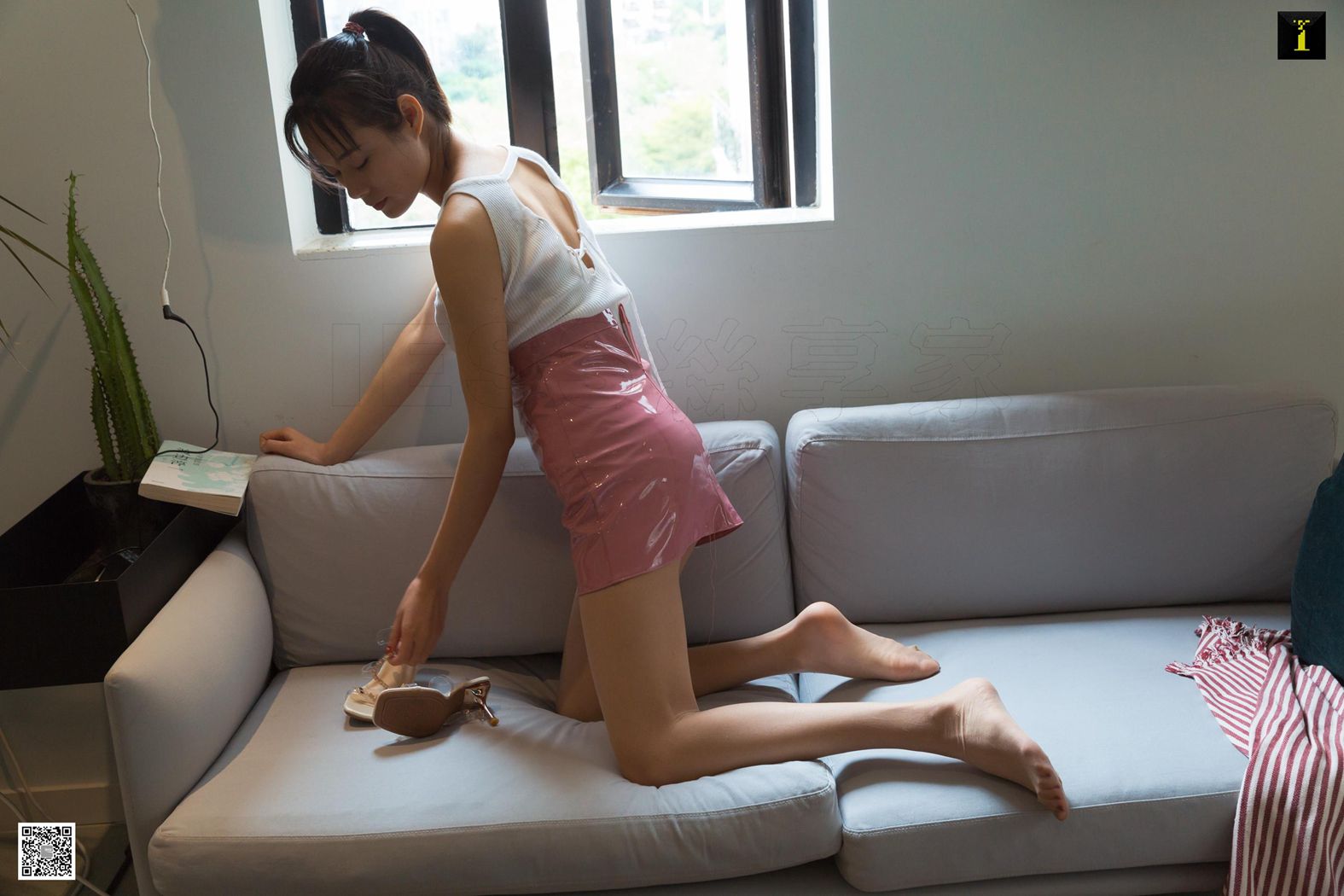 图片[28]-[IESS异思趣向] 2019.12.20 丝享家642：小小《美足与蛇形凉鞋》在线浏览 – 速更版-美库