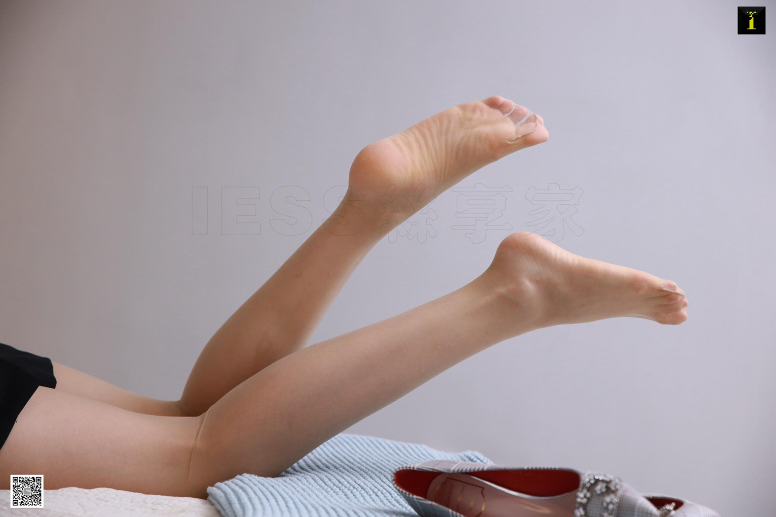 图片[18]-[IESS异思趣向] 2019.12.26 丝享家646：九妹《床边午休的同事》在线浏览 – 速更版-美库