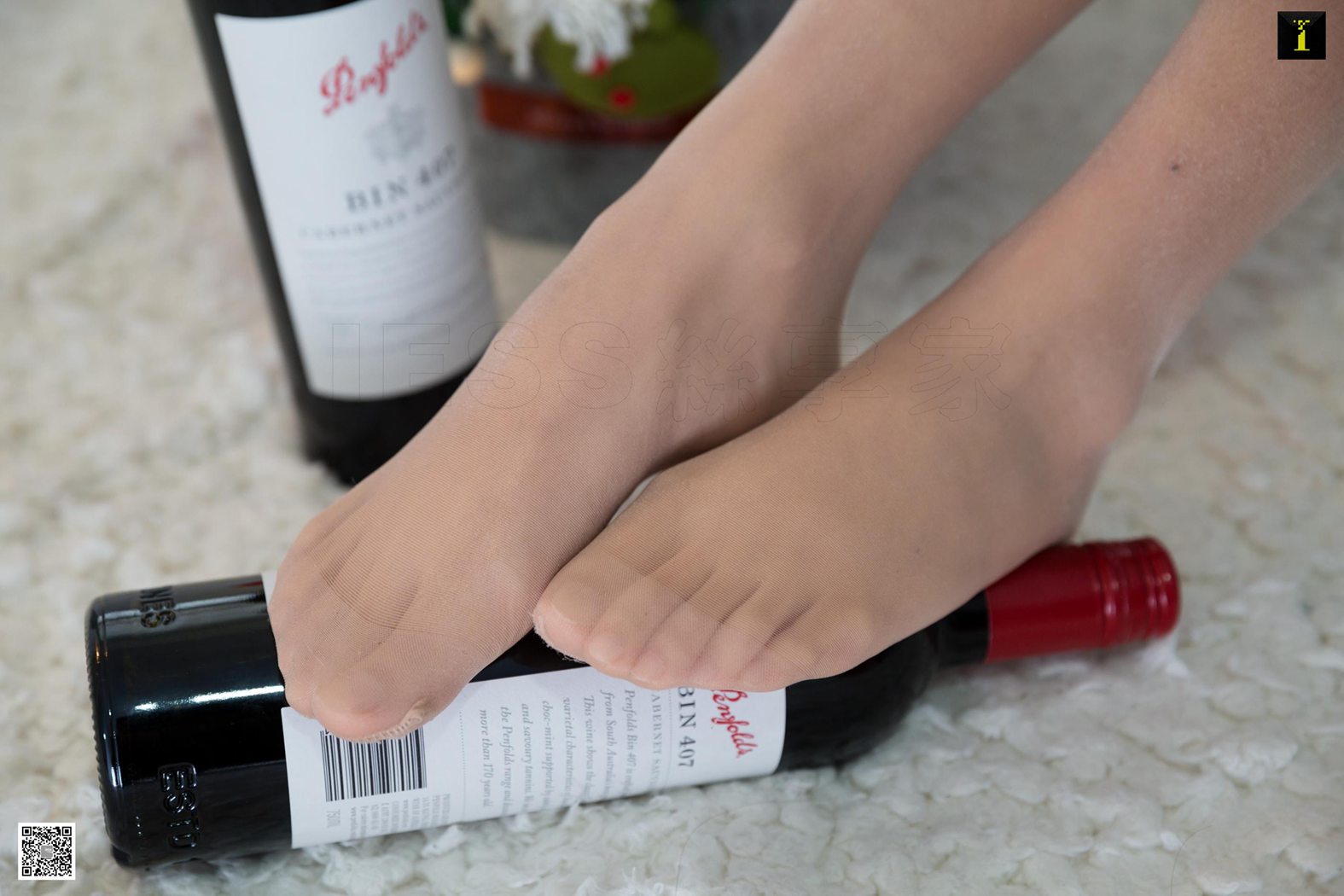 图片[41]-[IESS异思趣向] 2019.12.25 丝享家645：婉萍《红酒与圣诞节》在线浏览 – 速更版-美库