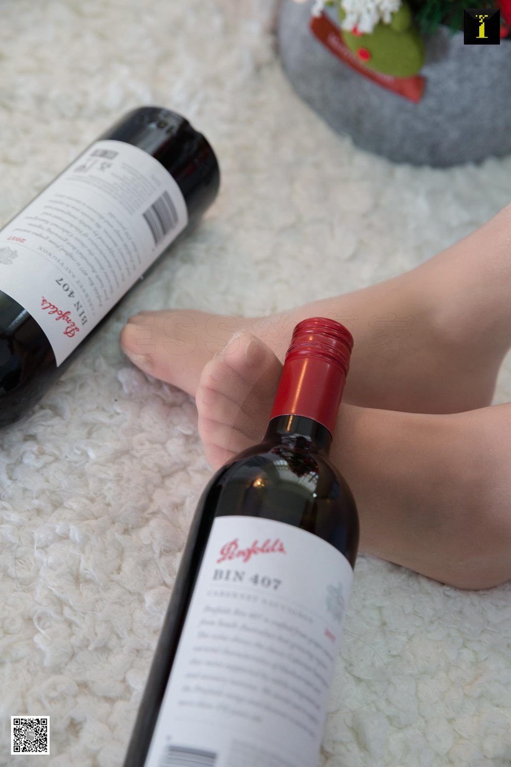 图片[61]-[IESS异思趣向] 2019.12.25 丝享家645：婉萍《红酒与圣诞节》在线浏览 – 速更版-美库