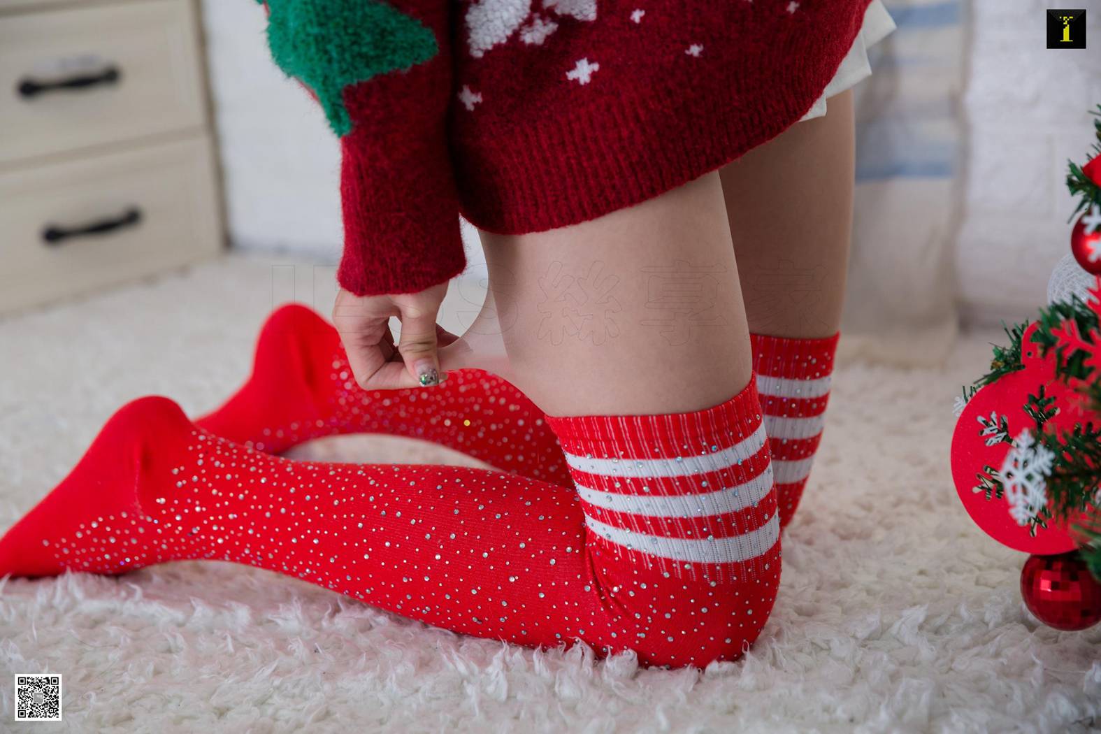 图片[87]-[IESS异思趣向] 2019.12.25 丝享家645：婉萍《红酒与圣诞节》在线浏览 – 速更版-美库