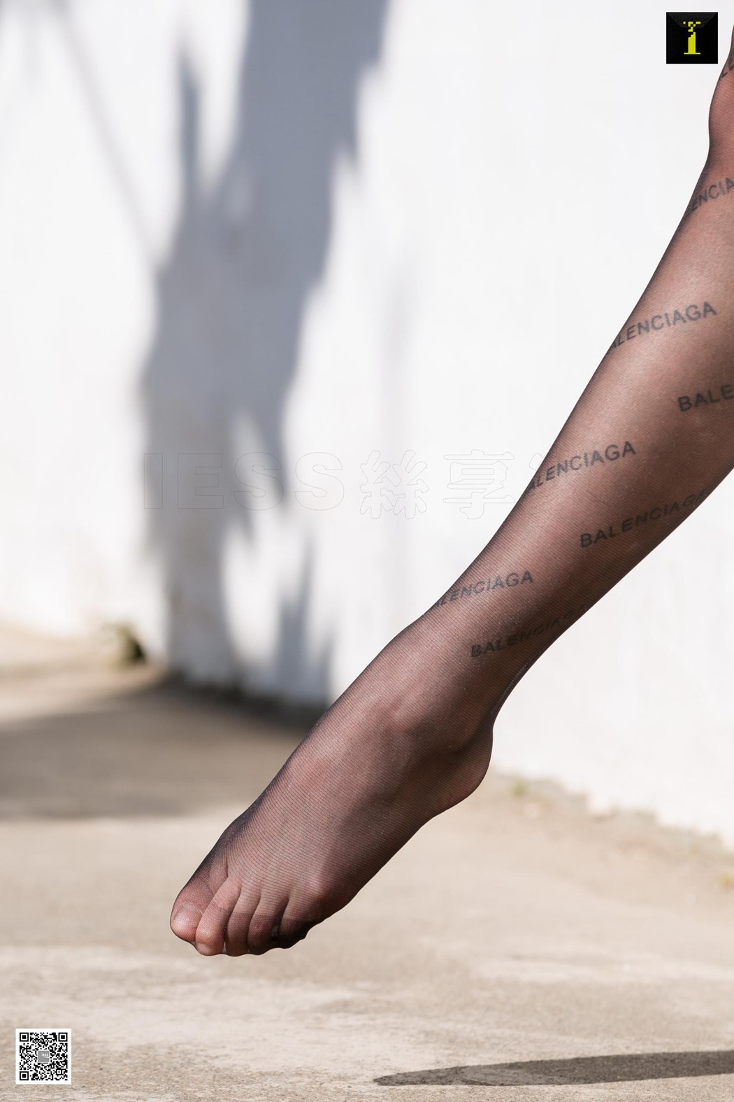 图片[32]-[IESS异思趣向] 2020.01.15 丝享家 658 秋秋《秋秋试穿网红袜》在线浏览 – 速更版-美库