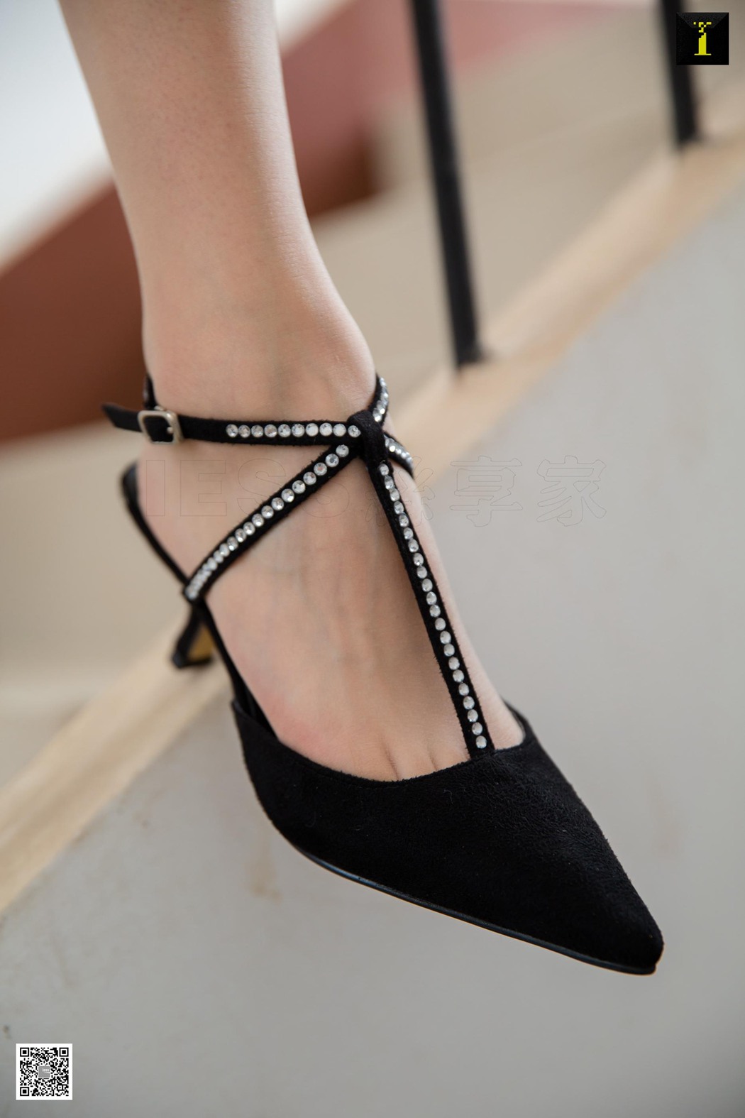 图片[81]-[IESS异思趣向] 2020.02.25 丝享家 687：紫薇《楼道上的剪影》在线浏览 – 速更版-美库