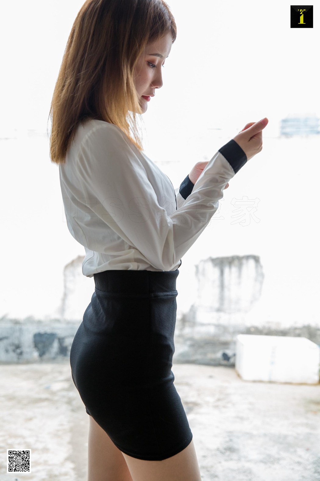 图片[54]-[IESS异思趣向] 2020.02.25 丝享家 687：紫薇《楼道上的剪影》在线浏览 – 速更版-美库