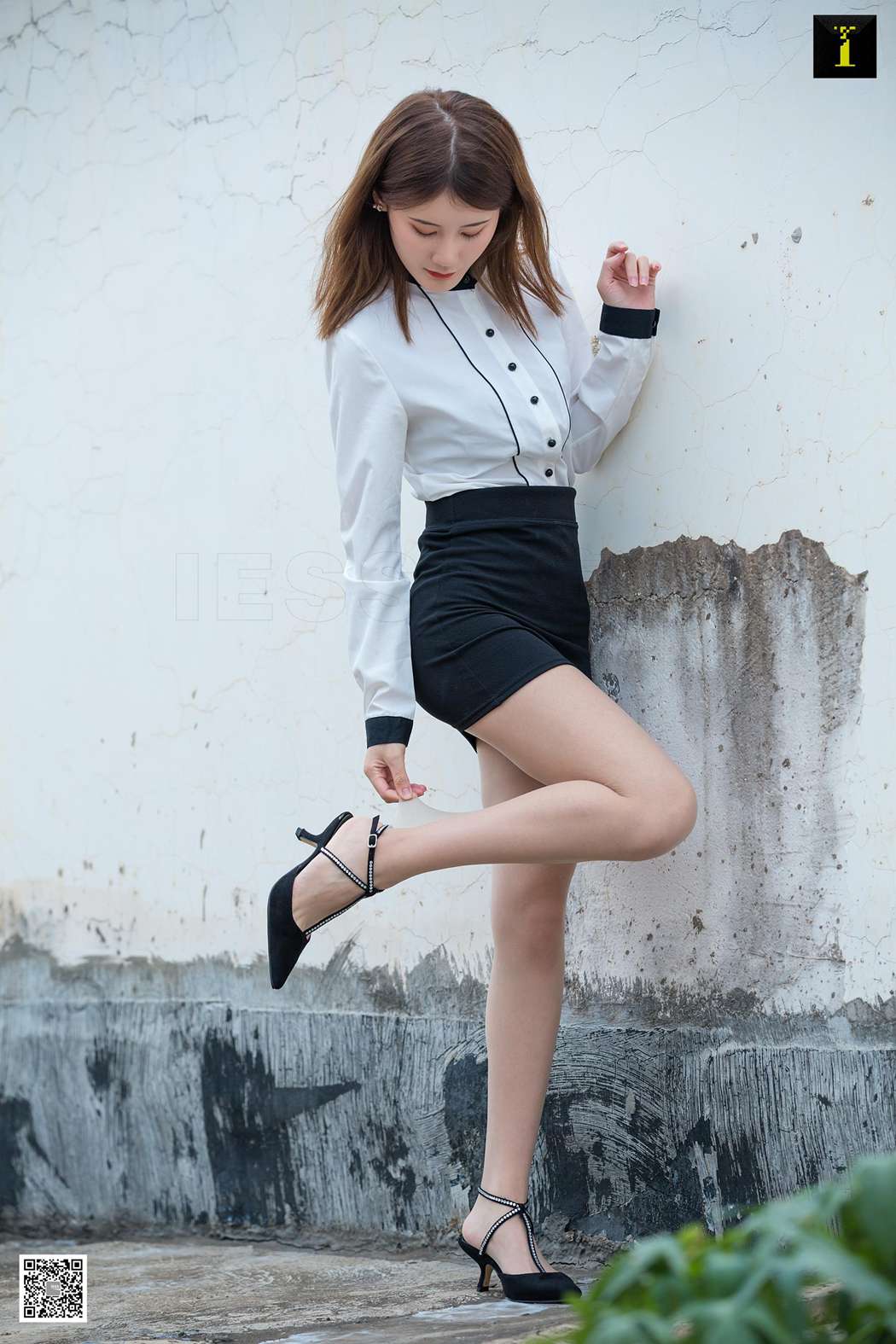 图片[11]-[IESS异思趣向] 2020.02.25 丝享家 687：紫薇《楼道上的剪影》在线浏览 – 速更版-美库