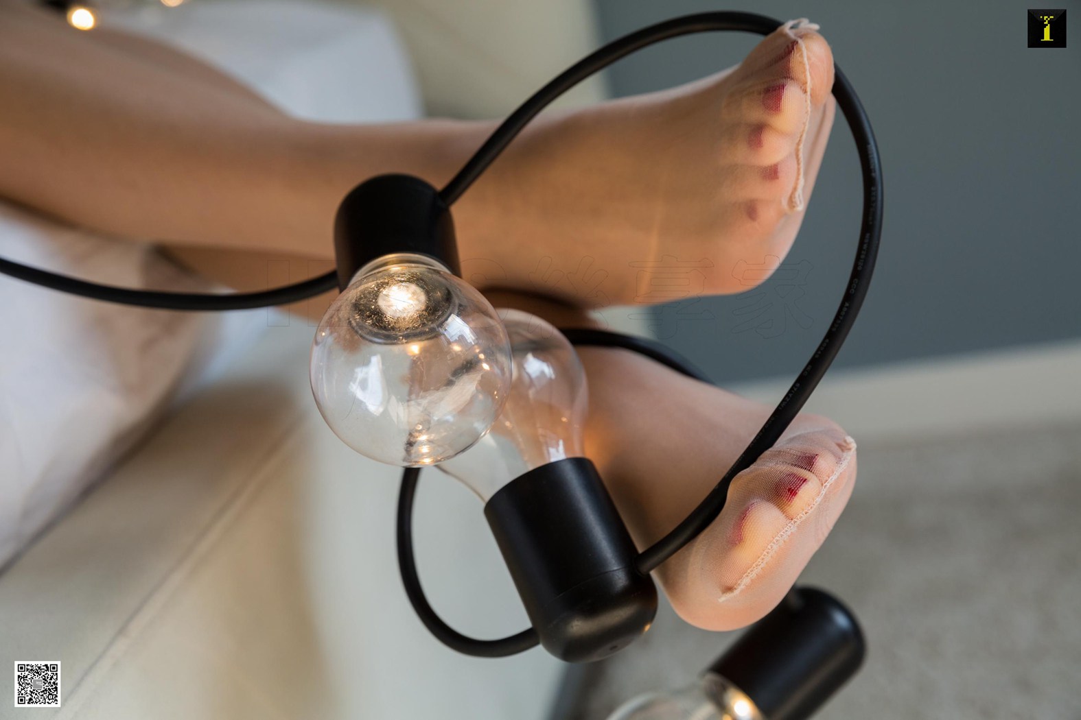 图片[26]-[IESS异思趣向] 2020.03.12 丝享家 699：小小《红色开衩的秘密》在线浏览 – 速更版-美库