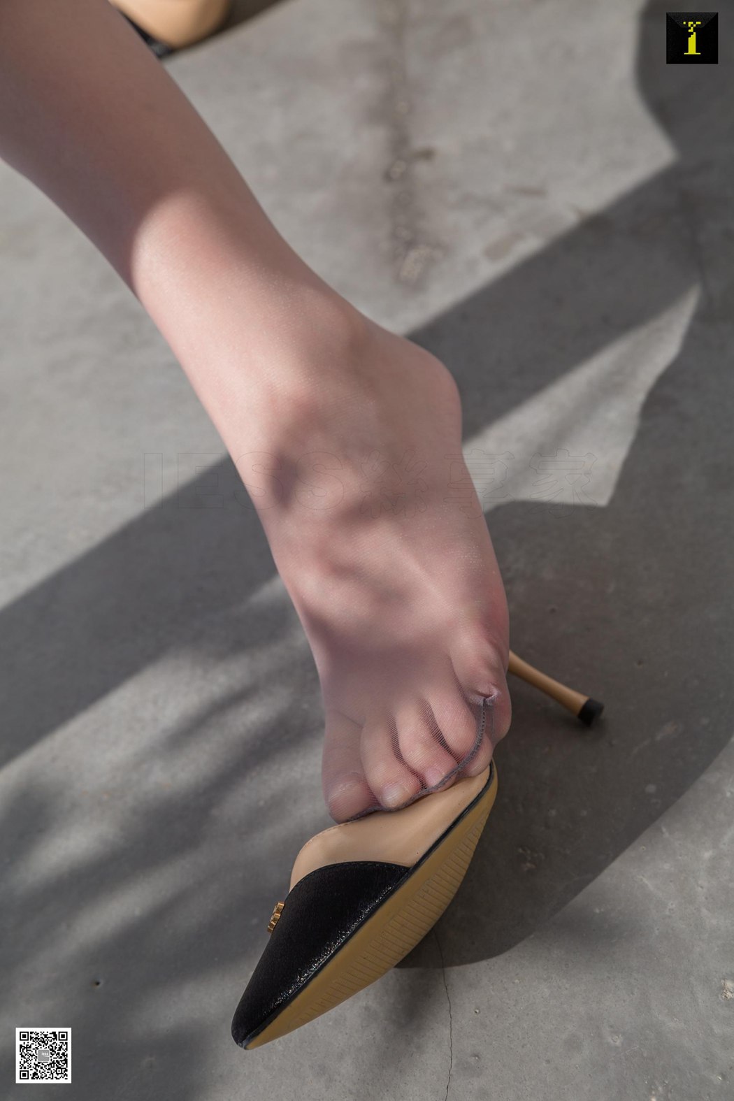 图片[4]-[IESS异思趣向] 2020.03.20 丝享家 704： 秋秋《黑白灰的韵律》在线浏览 – 速更版-美库