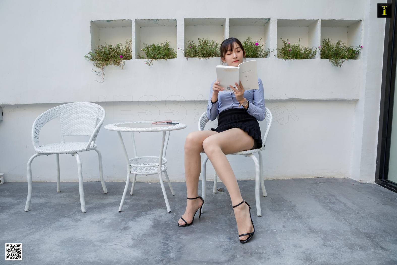 图片[18]-[IESS异思趣向] 2020.03.30 丝享家 710：秋秋《白领院子乘凉》在线浏览 – 速更版-美库