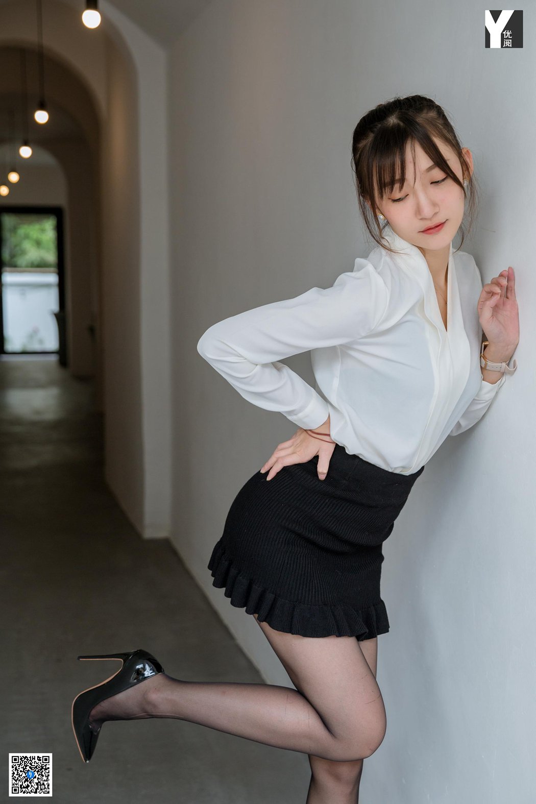 图片[3]-[IESS异思趣向] 2020.04.20 丝享家 723：秋秋《鱼尾裙小管家》在线浏览 – 速更版-美库