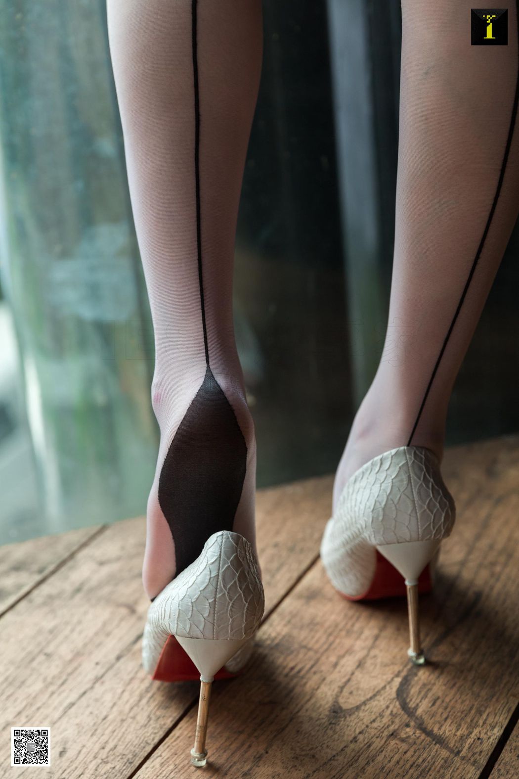 图片[4]-[IESS异思趣向] 2020.04.14 丝享家 721：羽西《鱼嘴与吊带袜》在线浏览 – 速更版-美库