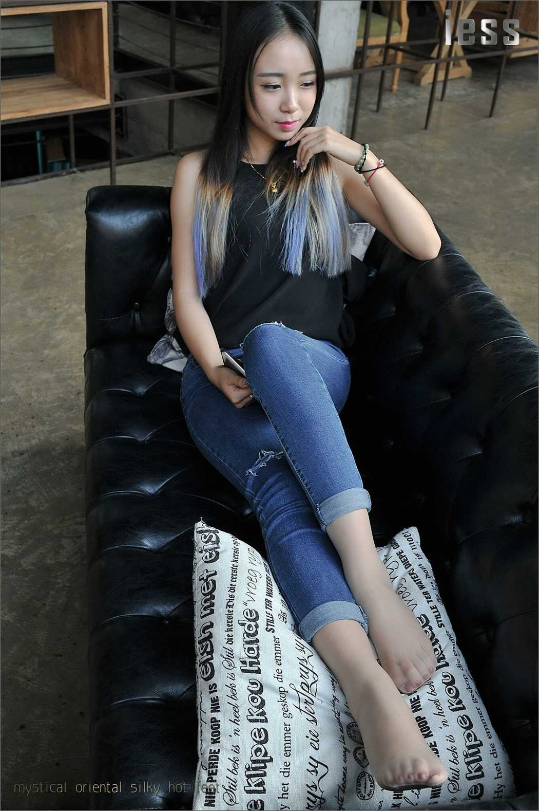 图片[31]-[IESS异思趣向] 2016.09.30 丝足便当007：《丝足高跟与牛仔裤 1》张馨月 在线浏览 – 速更版-美库