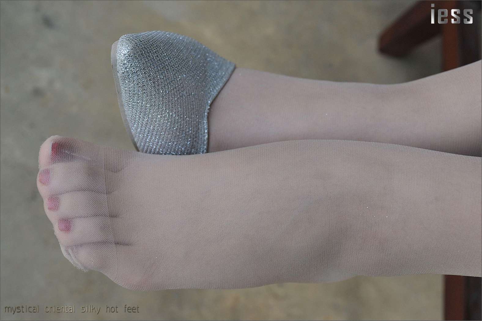 图片[32]-[IESS异思趣向] 2016.10.01 丝足便当008：《丝足高跟与牛仔裤 2》张馨月 在线浏览 – 速更版-美库