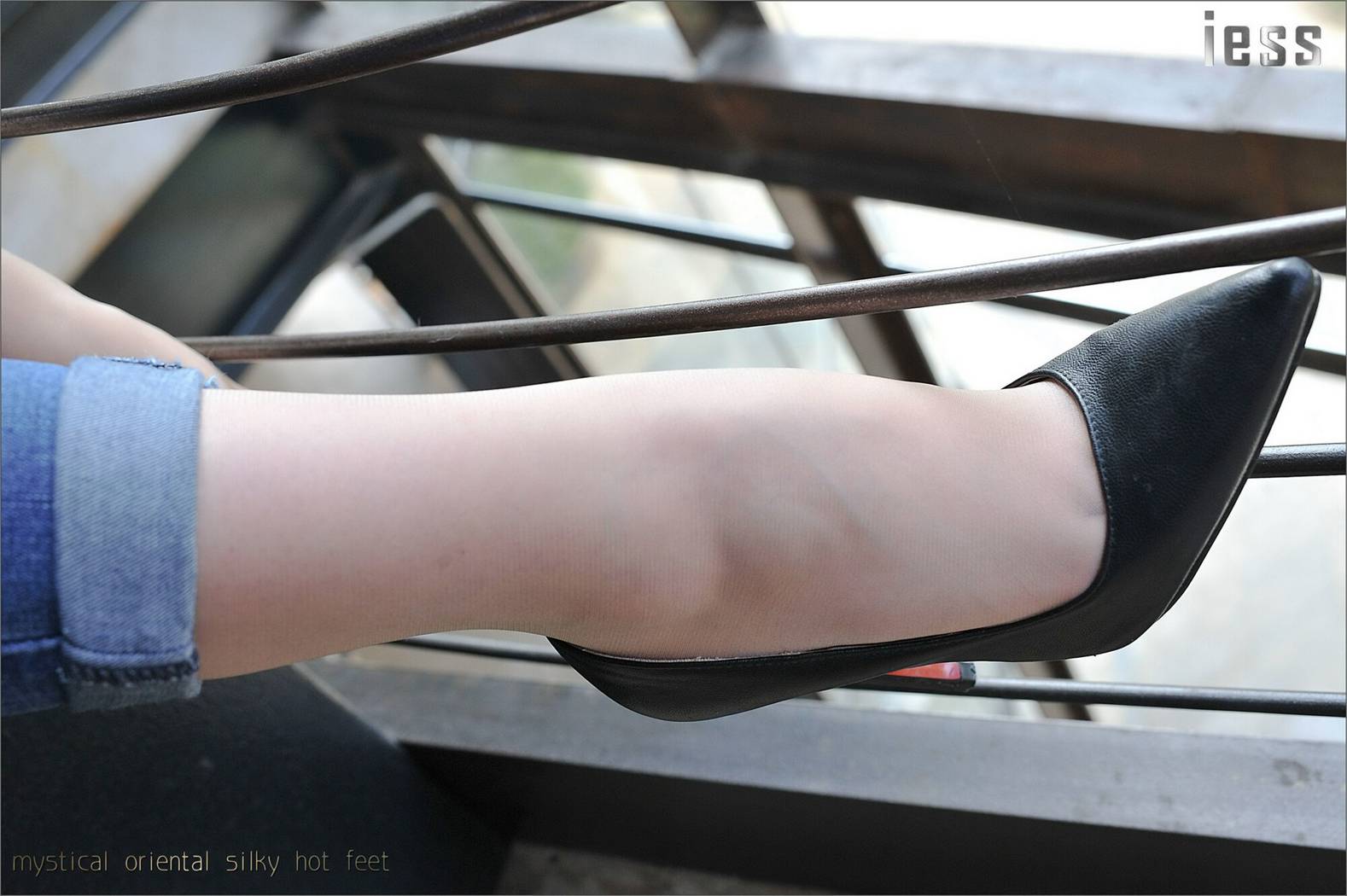 图片[26]-[IESS异思趣向] 2016.09.30 丝足便当007：《丝足高跟与牛仔裤 1》张馨月 在线浏览 – 速更版-美库