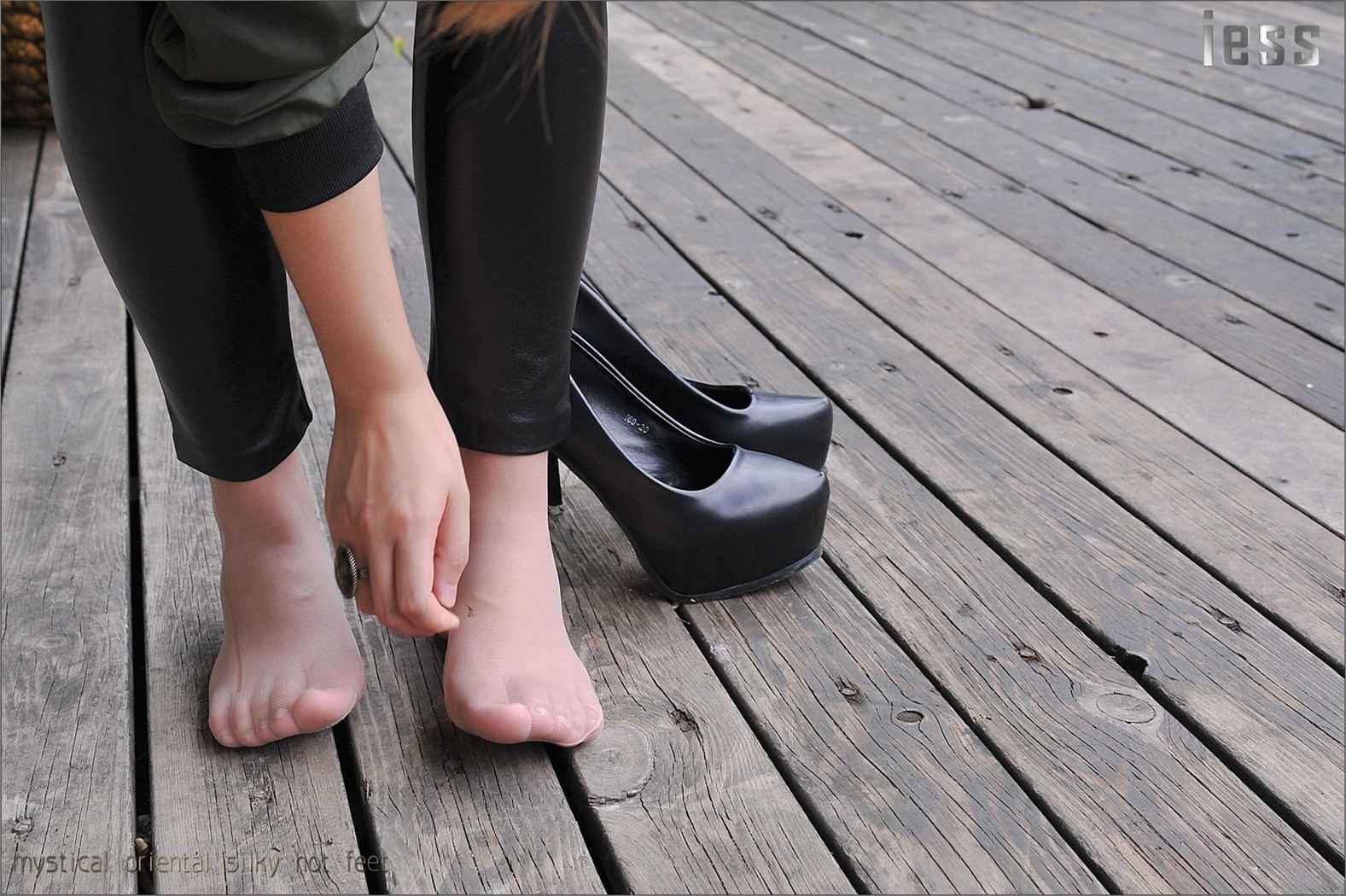 图片[30]-[IESS异思趣向] 2016.10.21 丝足便当020：《紧绷皮裤与顺滑肉丝 1》羊羊 在线浏览 – 速更版-美库