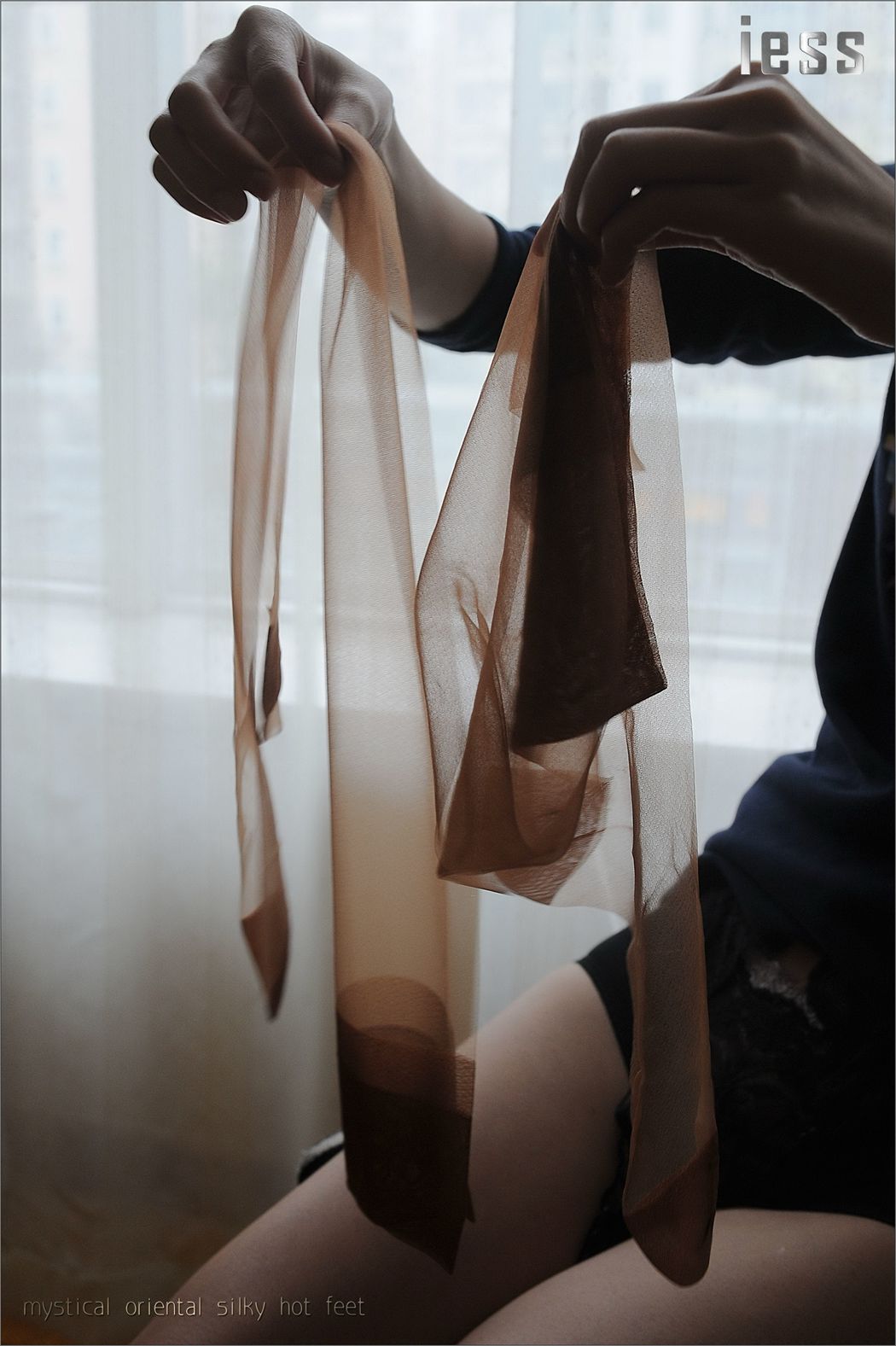 图片[48]-[IESS异思趣向] 2016.11.01 丝足便当027：《ES8复古无弹力丝袜细节秀I》含菲 在线浏览 – 速更版-美库