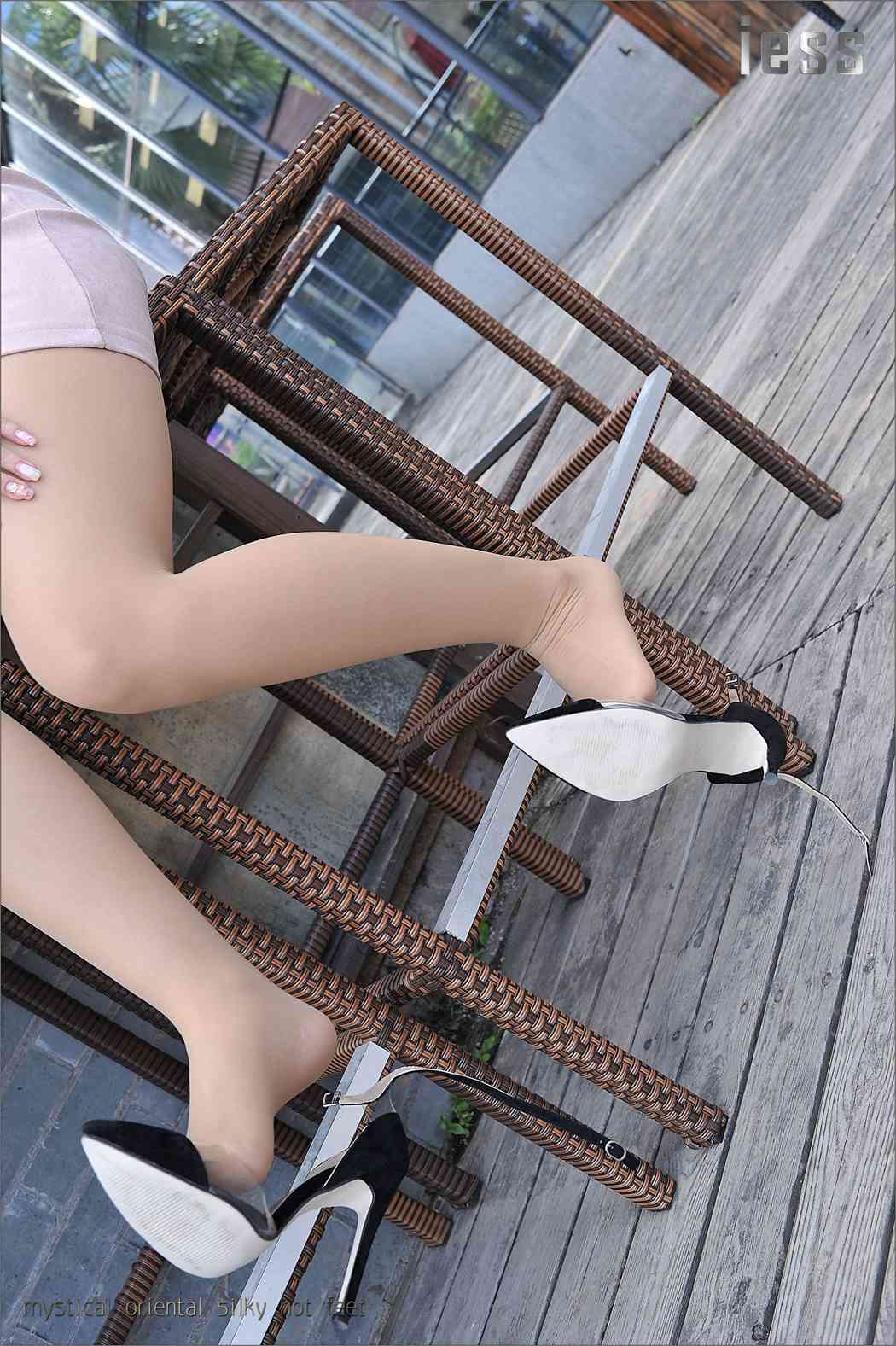 图片[34]-[IESS异思趣向] 2016.11.10 丝足便当030：《肉丝优足露趾高跟》馨月 在线浏览 – 速更版-美库