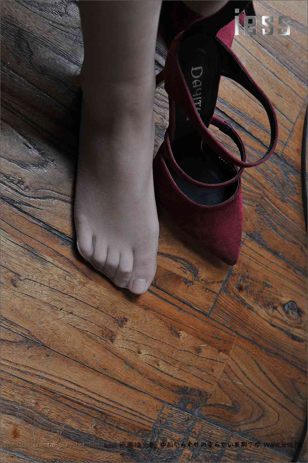 图片[76]-[IESS异思趣向] 2016.12.08 丝足便当038：《天上人间1-小夕丝足》小夕 在线浏览 – 速更版-美库