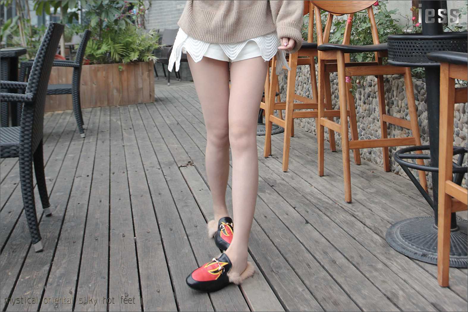 图片[7]-[IESS异思趣向] 2016.11.25 丝足便当035：《皮拖+超薄丝》YY 在线浏览 – 速更版-美库