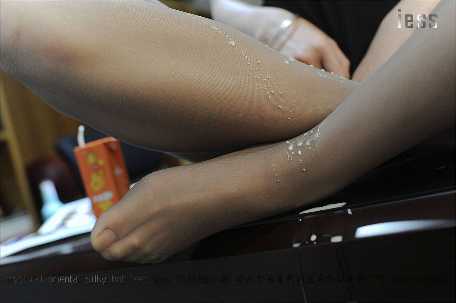 图片[22]-[IESS异思趣向] 2016.12.25 丝足便当043：《疯狂的灰丝》圣诞特别版 在线浏览 – 速更版-美库