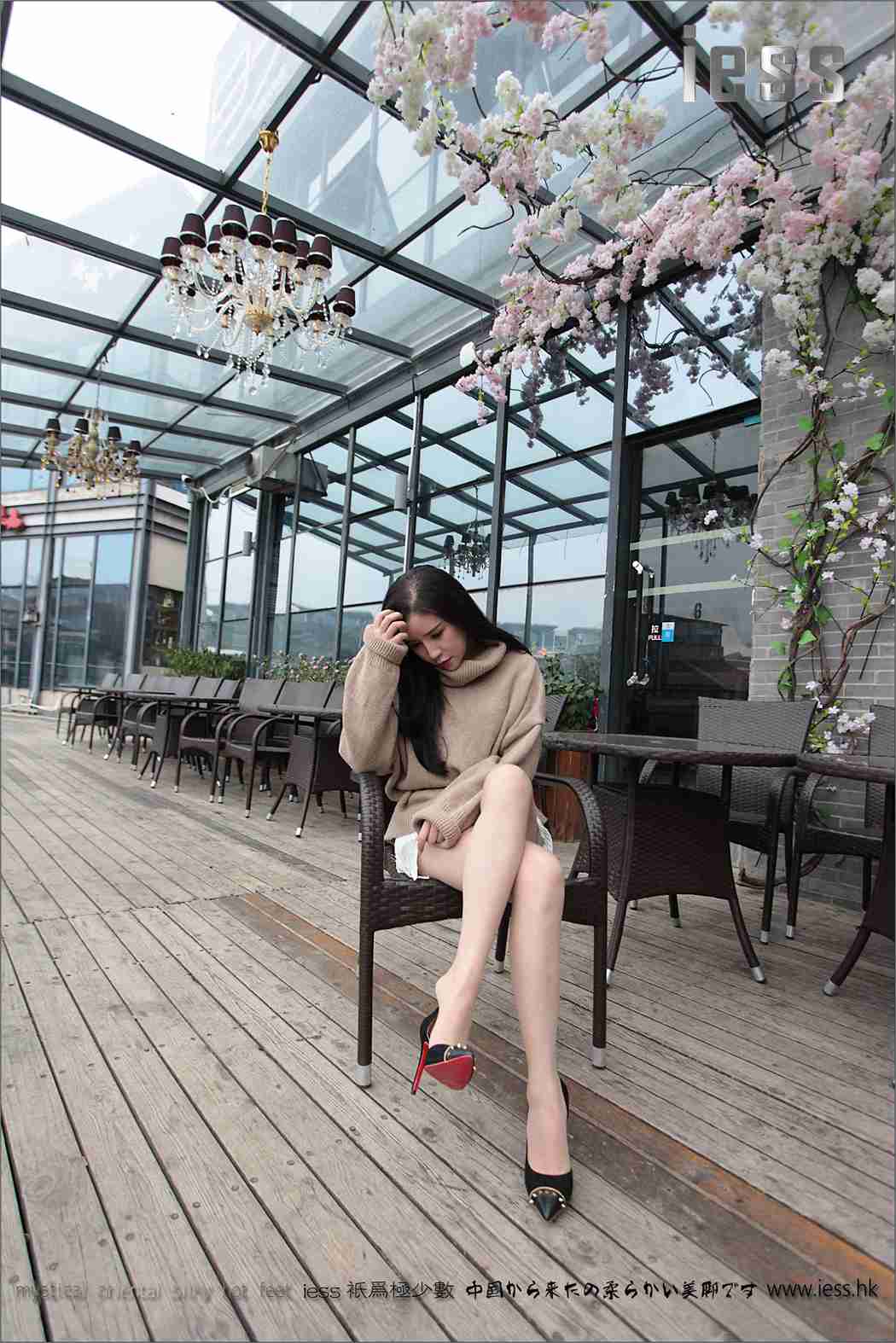 图片[19]-[IESS异思趣向] 2016.12.09 丝足便当039：《柳钉高跟和超薄肉丝》YY 在线浏览 – 速更版-美库