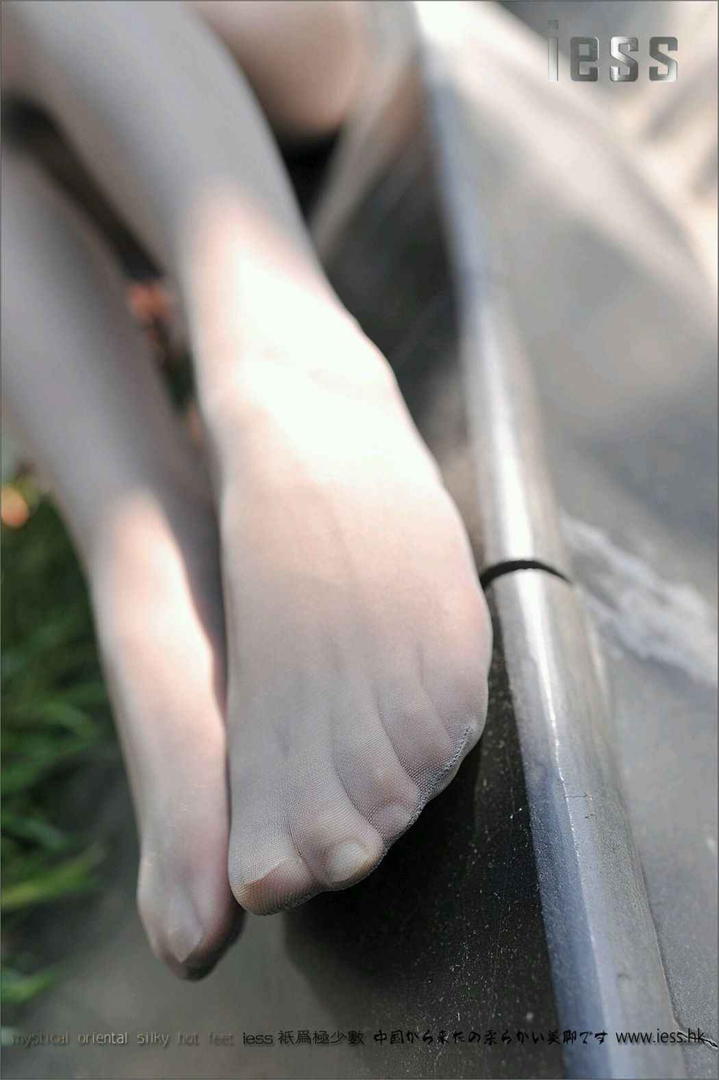 图片[33]-[IESS异思趣向] 2016.12.25 丝足便当045：《素人小雪的户外灰丝》小雪 在线浏览 – 速更版-美库