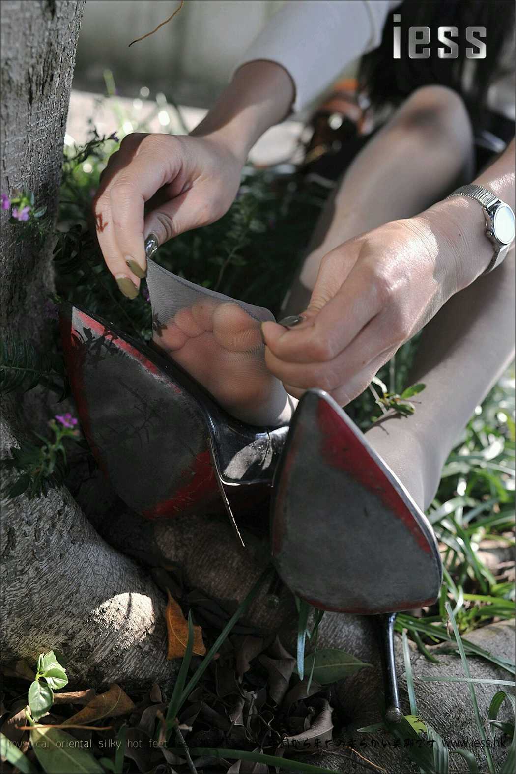 图片[68]-[IESS异思趣向] 2016.12.25 丝足便当045：《素人小雪的户外灰丝》小雪 在线浏览 – 速更版-美库