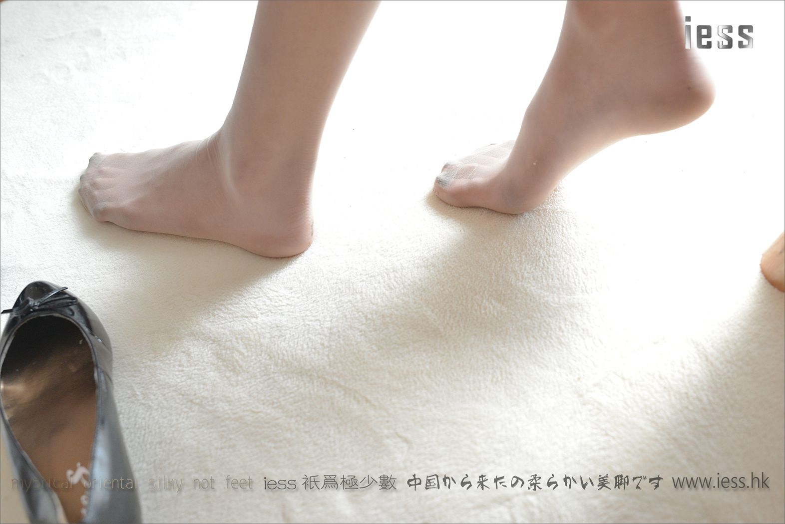 图片[74]-[IESS异思趣向] 2017.01.14 丝足便当056：《女神演绎ES6和平底鞋》潇潇 在线浏览 – 速更版-美库