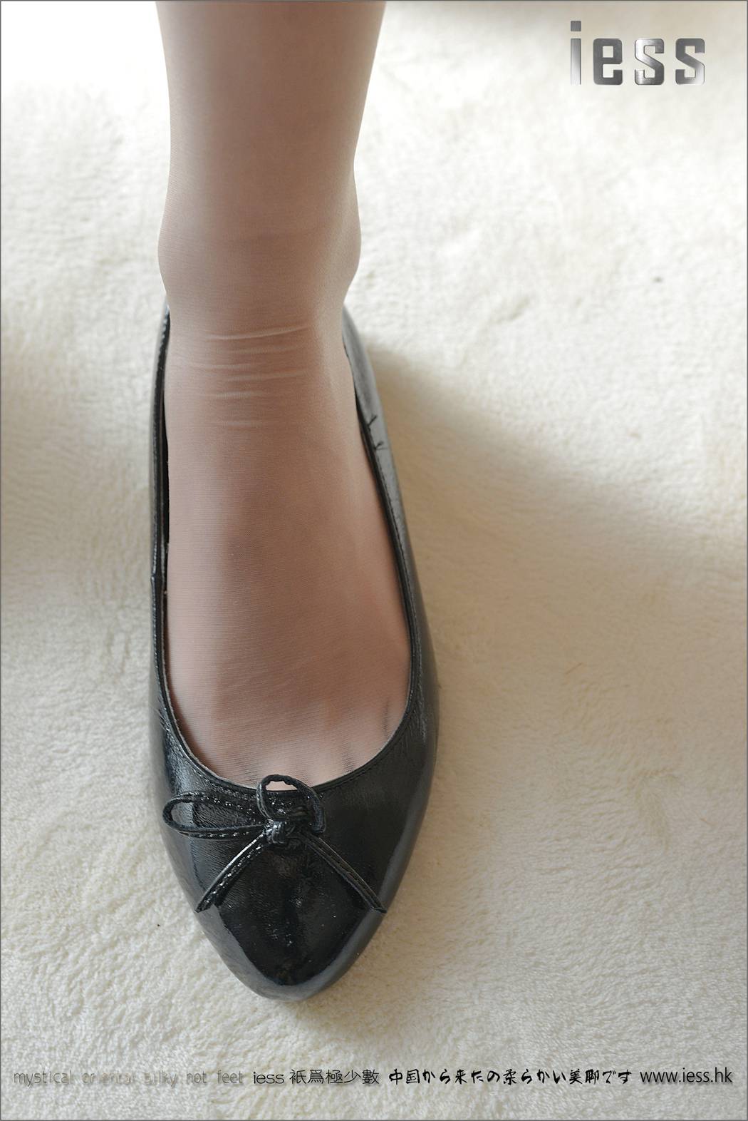 图片[84]-[IESS异思趣向] 2017.01.14 丝足便当056：《女神演绎ES6和平底鞋》潇潇 在线浏览 – 速更版-美库