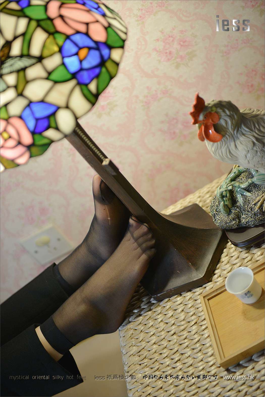 图片[81]-[IESS异思趣向] 2017.01.24 丝足便当063：《台灯下的短丝袜》小夕 在线浏览 – 速更版-美库