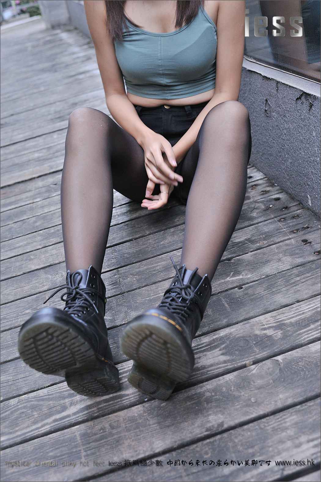 图片[70]-[IESS异思趣向] 2017.01.25 丝足便当064：《黑丝马丁靴》SASA 在线浏览 – 速更版-美库