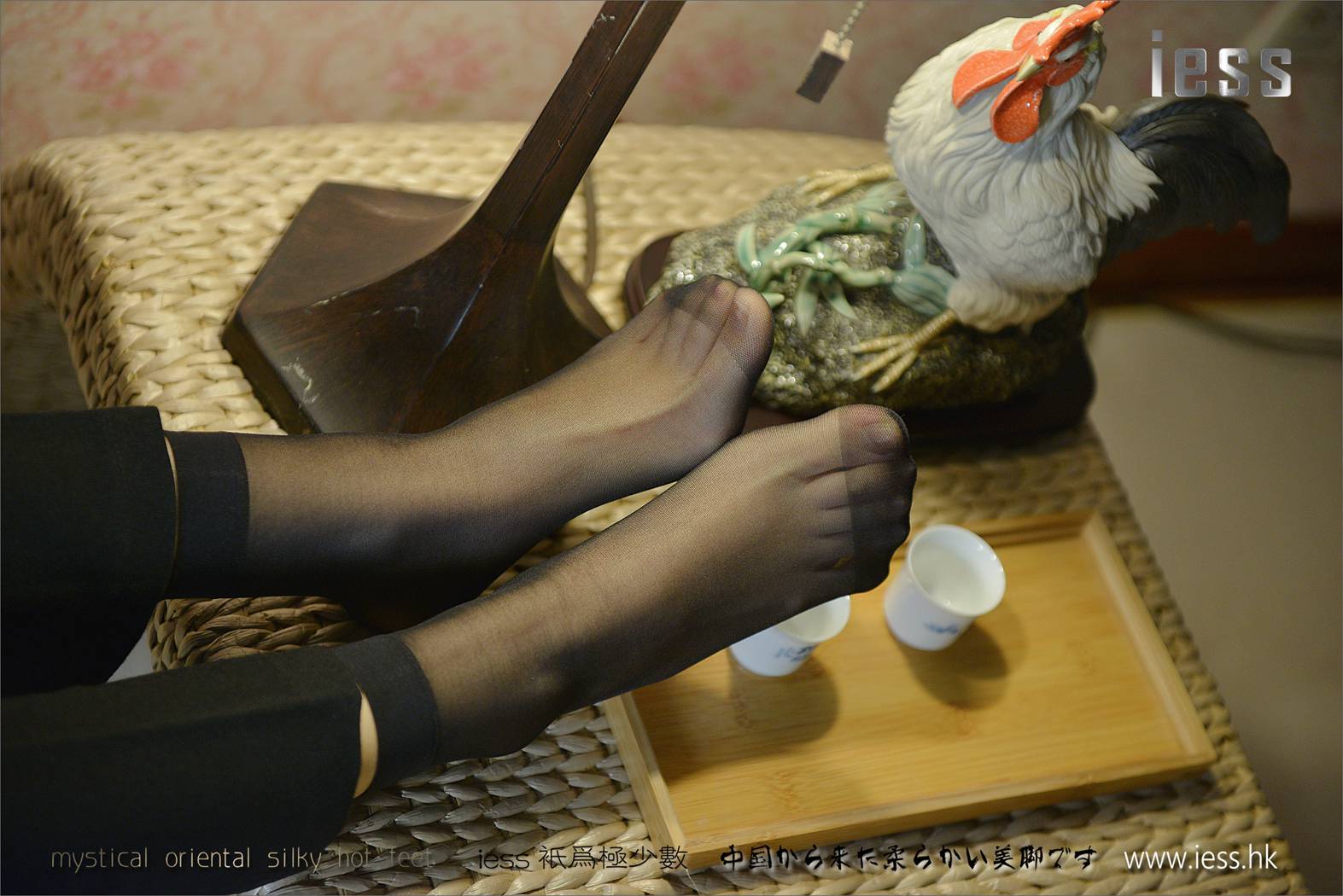 图片[84]-[IESS异思趣向] 2017.01.24 丝足便当063：《台灯下的短丝袜》小夕 在线浏览 – 速更版-美库