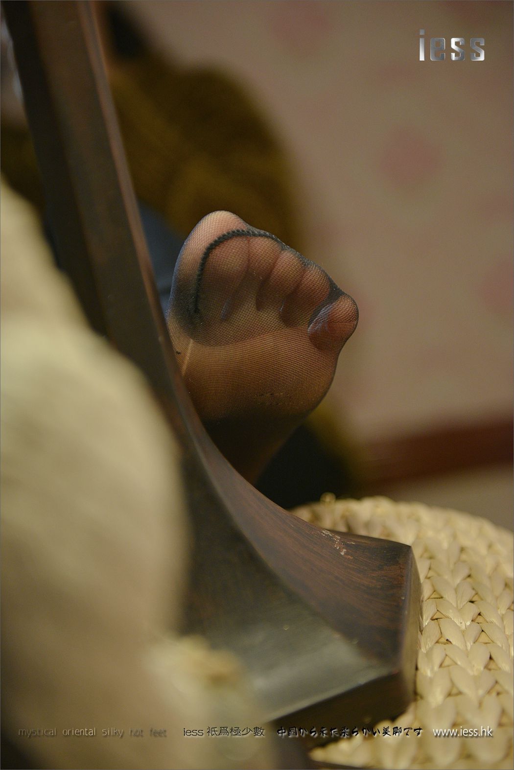 图片[5]-[IESS异思趣向] 2017.01.24 丝足便当063：《台灯下的短丝袜》小夕 在线浏览 – 速更版-美库