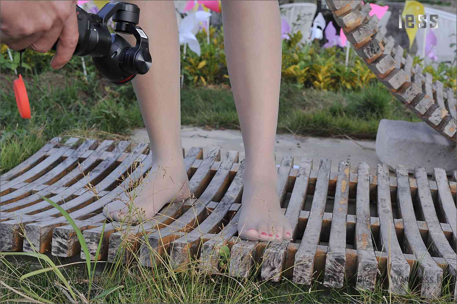 图片[13]-[IESS异思趣向] 2017.01.29 丝足便当067：《户外灰丝》洋洋 在线浏览 – 速更版-美库