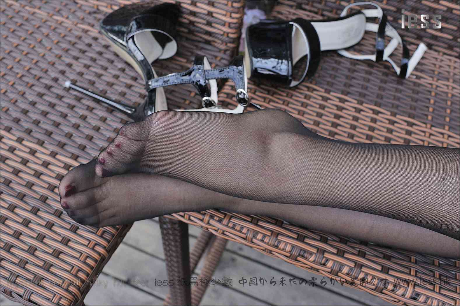 图片[98]-[IESS异思趣向] 2017.02.14 丝足便当074：《黑丝与超高跟凉鞋》馨月 在线浏览 – 速更版-美库