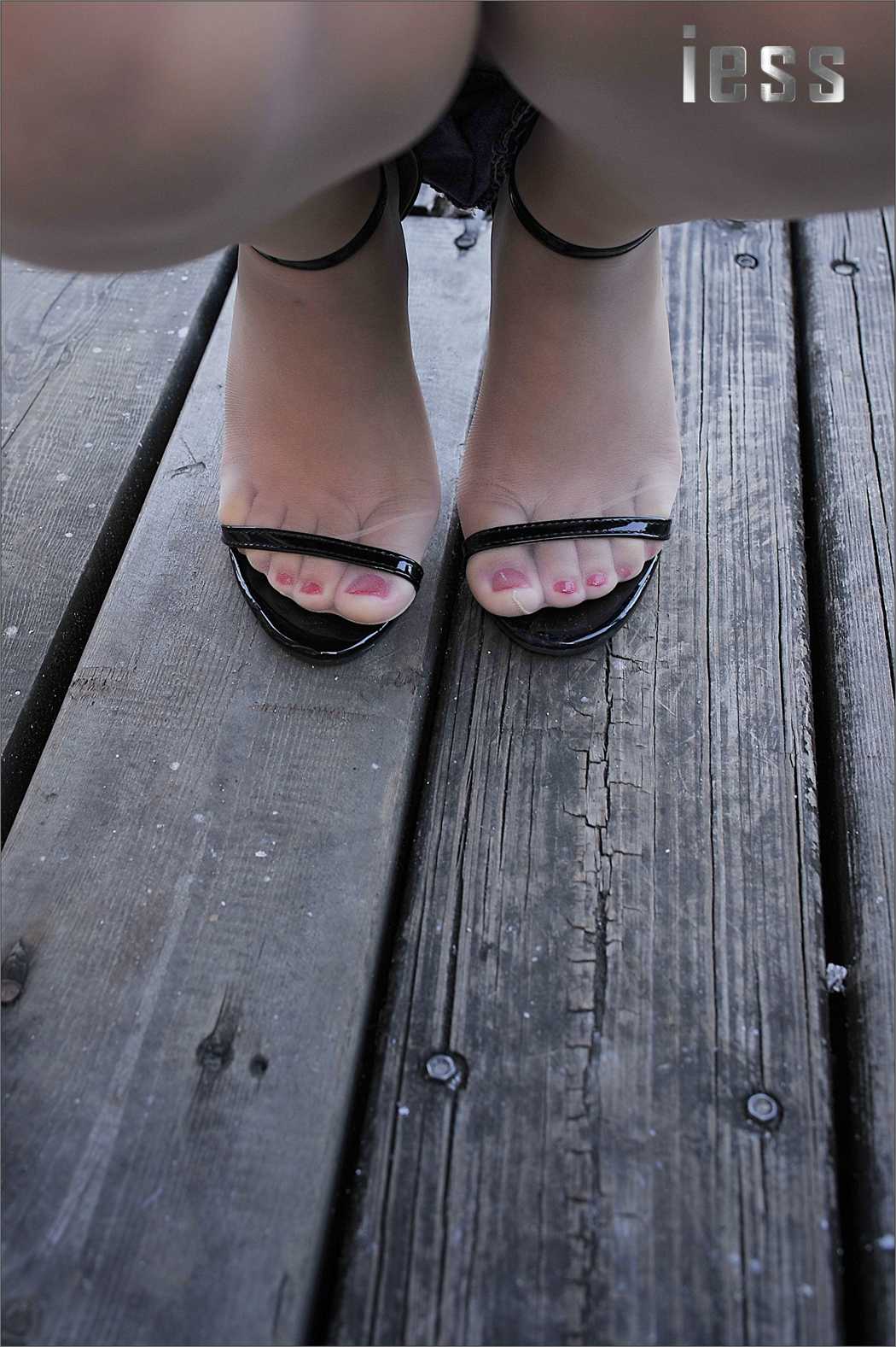 图片[36]-[IESS异思趣向] 2017.03.19 丝足便当088：《饱满的一字带高跟凉鞋》洋洋 在线浏览 – 速更版-美库
