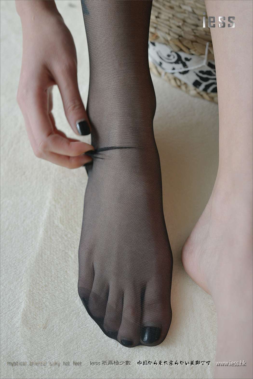 图片[27]-[IESS异思趣向] 2017.03.30 丝足便当095：《黑丝王者》潇潇 在线浏览 – 速更版-美库