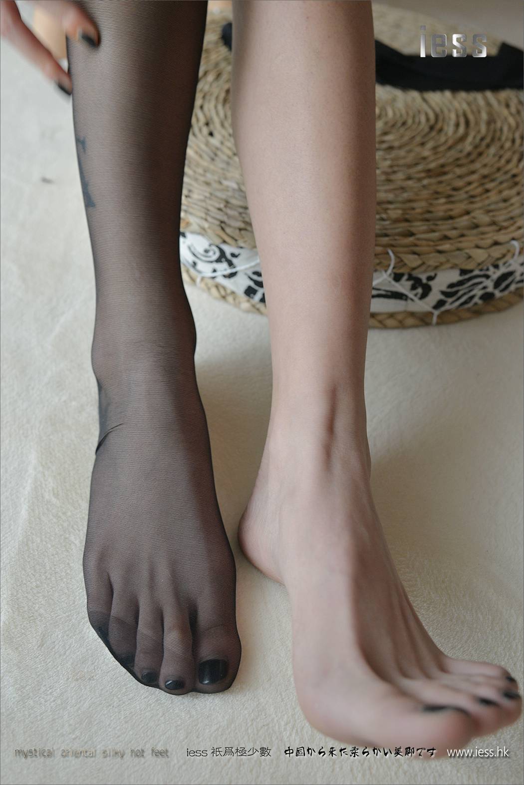 图片[5]-[IESS异思趣向] 2017.03.30 丝足便当095：《黑丝王者》潇潇 在线浏览 – 速更版-美库