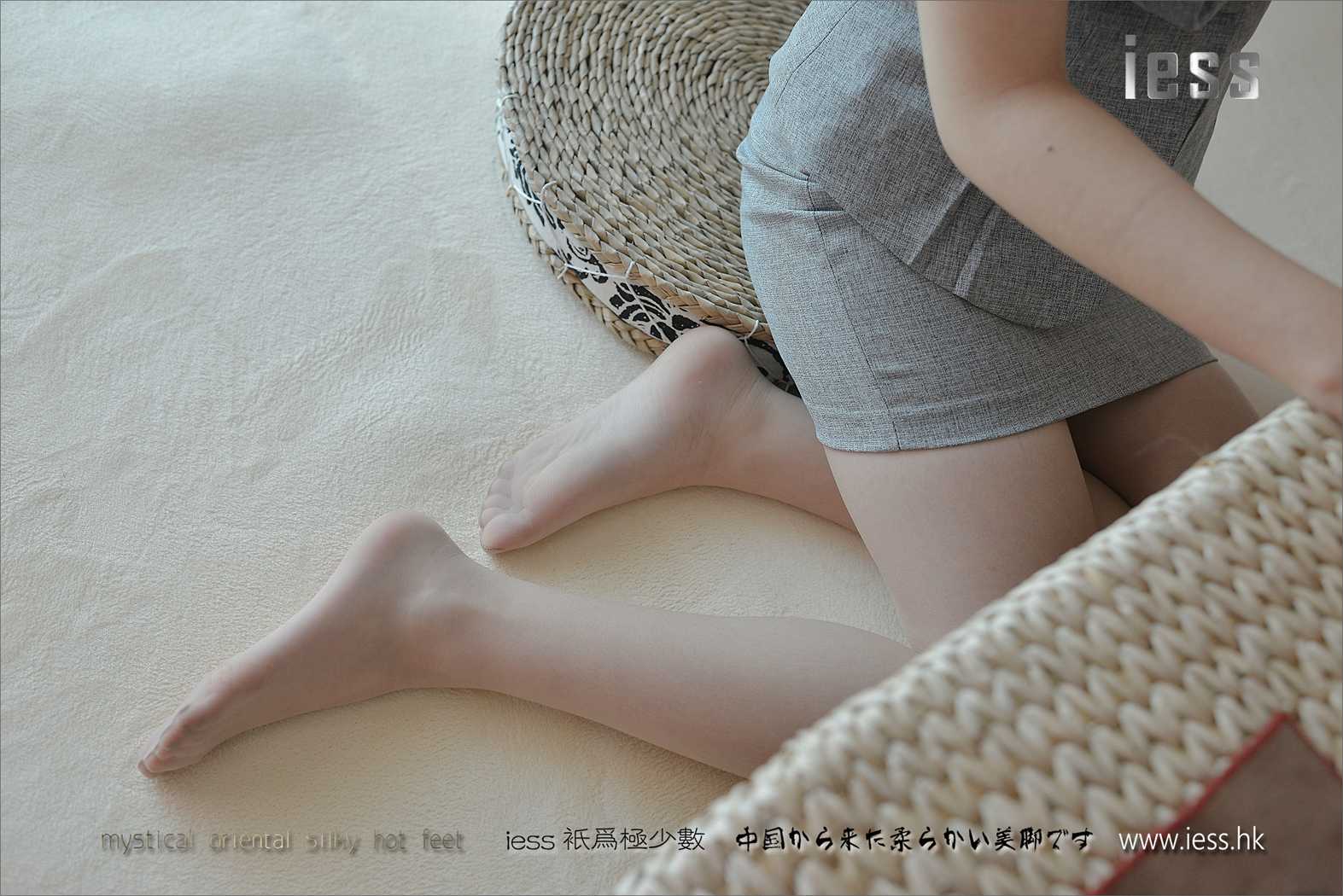 图片[43]-[IESS异思趣向] 2017.03.28 丝足便当093：《我的女同事》小夕 在线浏览 – 速更版-美库