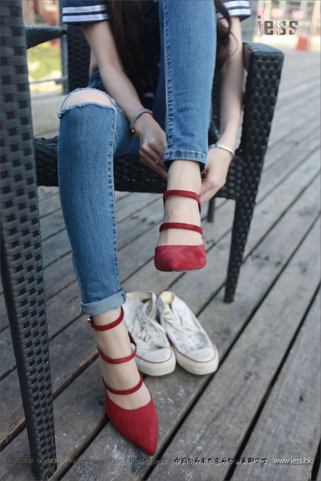 图片[13]-[IESS异思趣向] 2017.04.17 丝足便当102：《仙女牌牛仔裤与高跟肉丝》佳爷 在线浏览 – 速更版-美库