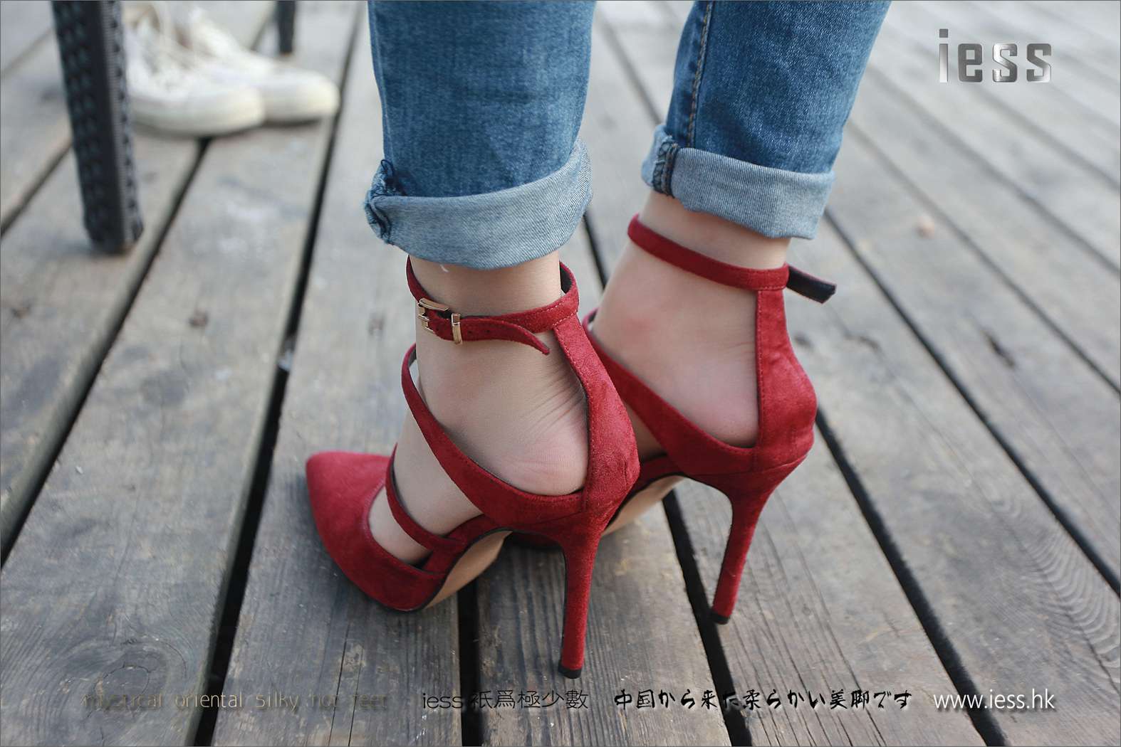 图片[87]-[IESS异思趣向] 2017.04.17 丝足便当102：《仙女牌牛仔裤与高跟肉丝》佳爷 在线浏览 – 速更版-美库