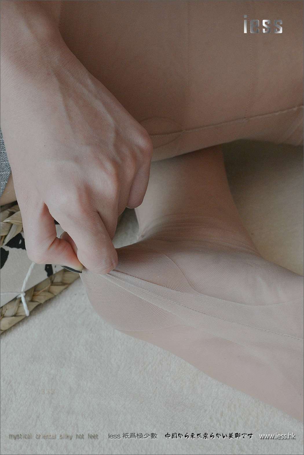 图片[6]-[IESS异思趣向] 2017.04.24 丝足便当107：《无弹力纯尼龙丝袜》潇潇 在线浏览 – 速更版-美库