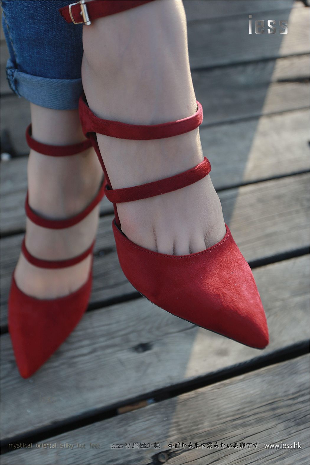 图片[60]-[IESS异思趣向] 2017.04.17 丝足便当102：《仙女牌牛仔裤与高跟肉丝》佳爷 在线浏览 – 速更版-美库