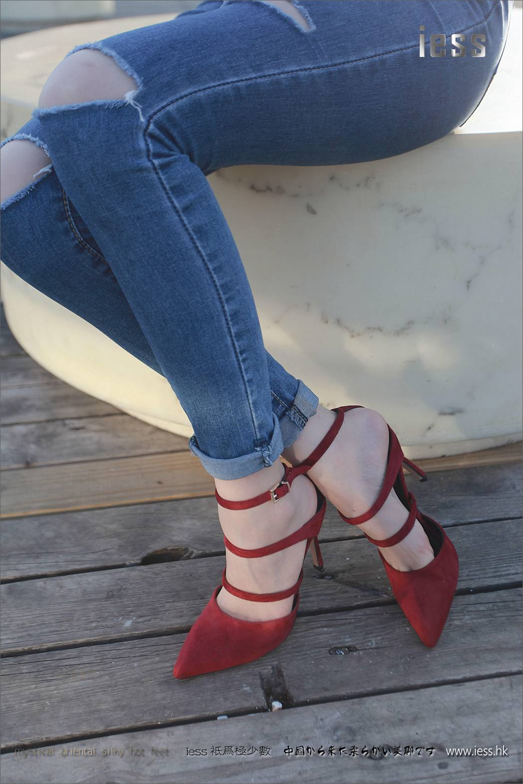 图片[20]-[IESS异思趣向] 2017.04.17 丝足便当102：《仙女牌牛仔裤与高跟肉丝》佳爷 在线浏览 – 速更版-美库