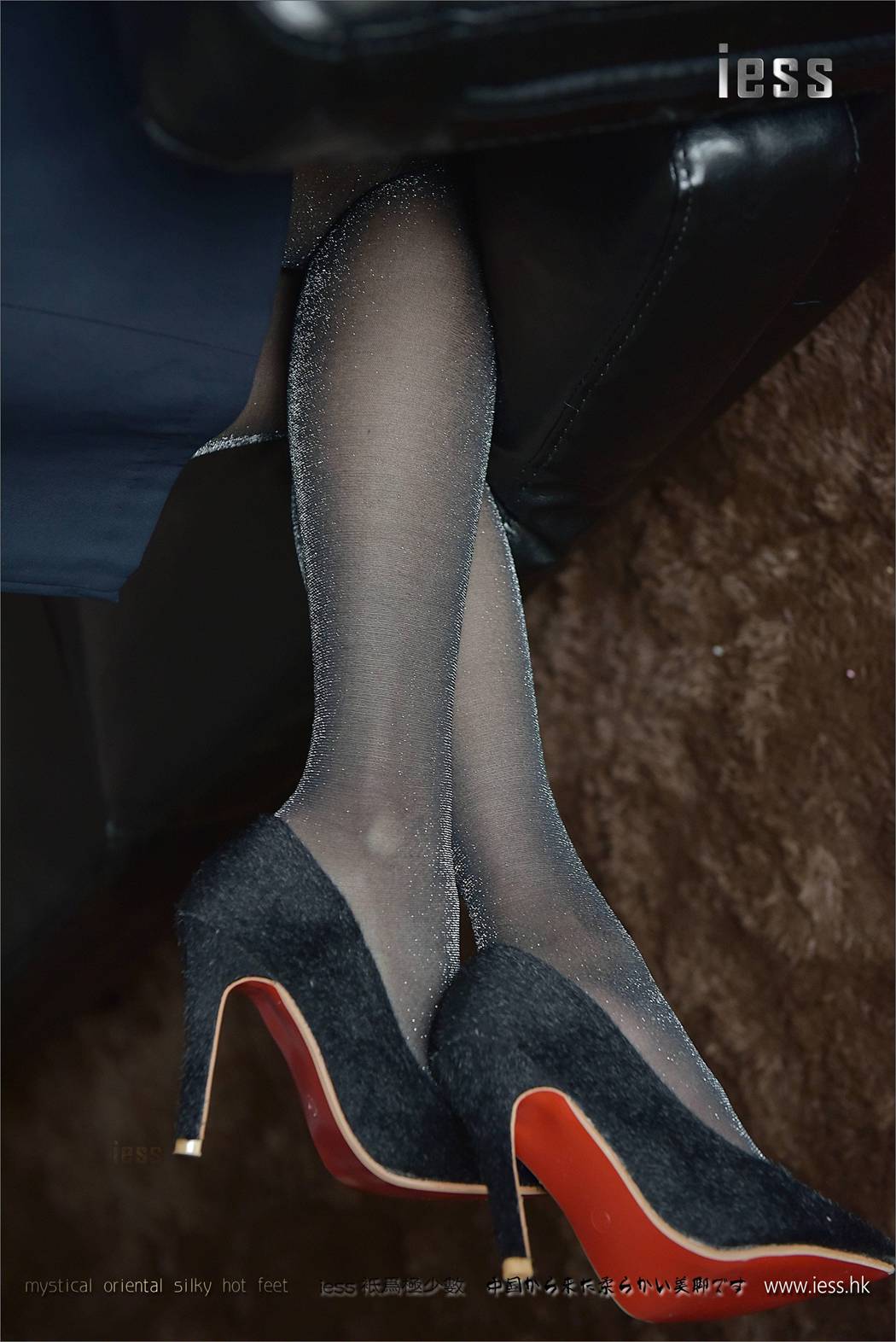 图片[5]-[IESS异思趣向] 2017.04.21 丝足便当106：《制服下银葱闪丝》小六 在线浏览 – 速更版-美库