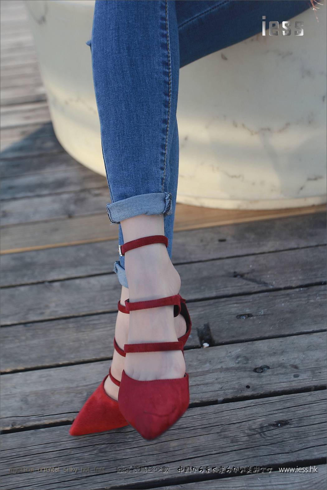 图片[82]-[IESS异思趣向] 2017.04.17 丝足便当102：《仙女牌牛仔裤与高跟肉丝》佳爷 在线浏览 – 速更版-美库