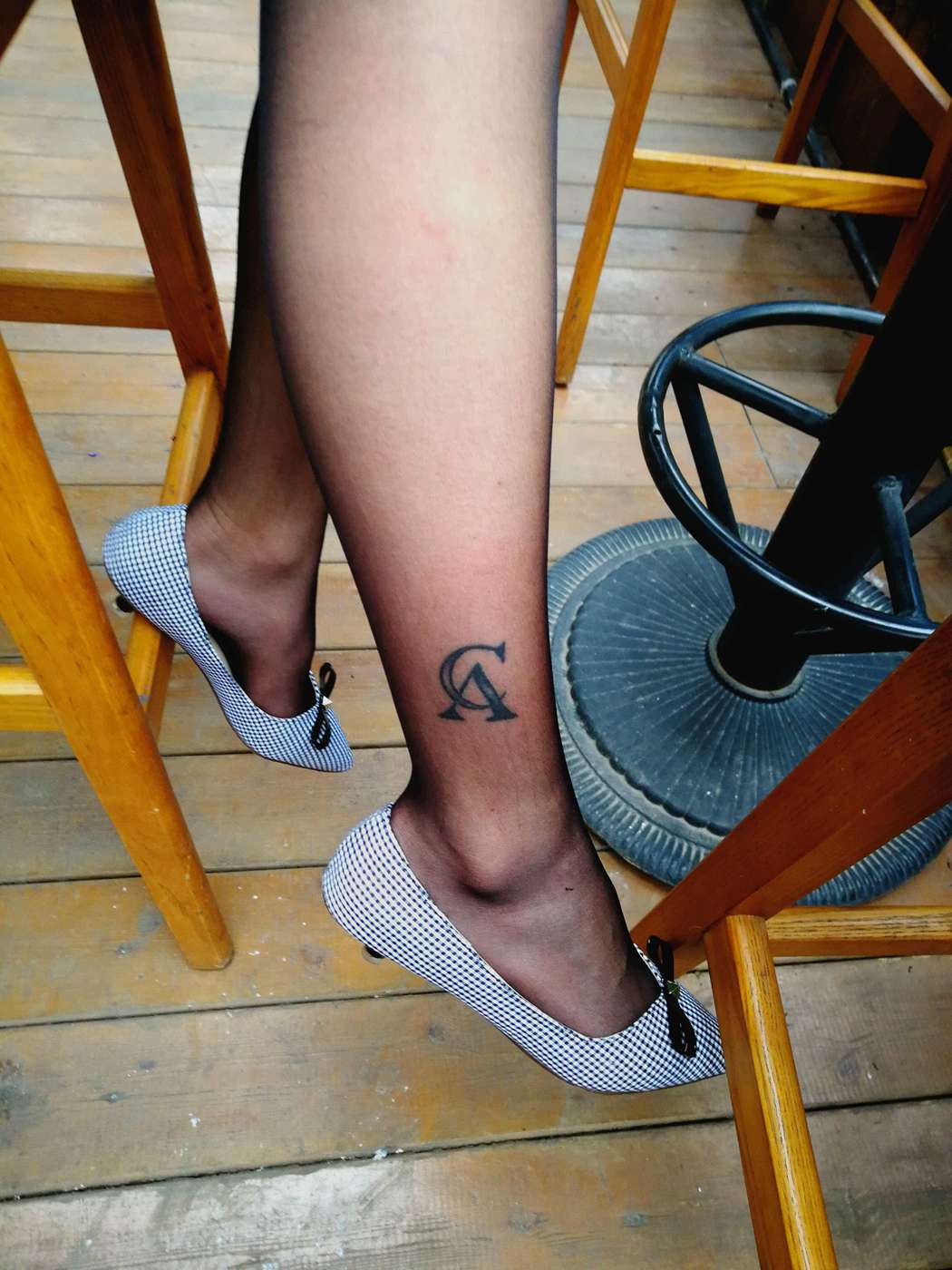 图片[23]-[IESS异思趣向] 2017.04.28 丝足便当110：《户外黑丝平底鞋》潇潇 在线浏览 – 速更版-美库