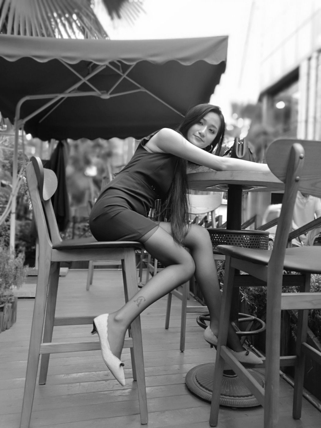 图片[25]-[IESS异思趣向] 2017.04.28 丝足便当110：《户外黑丝平底鞋》潇潇 在线浏览 – 速更版-美库