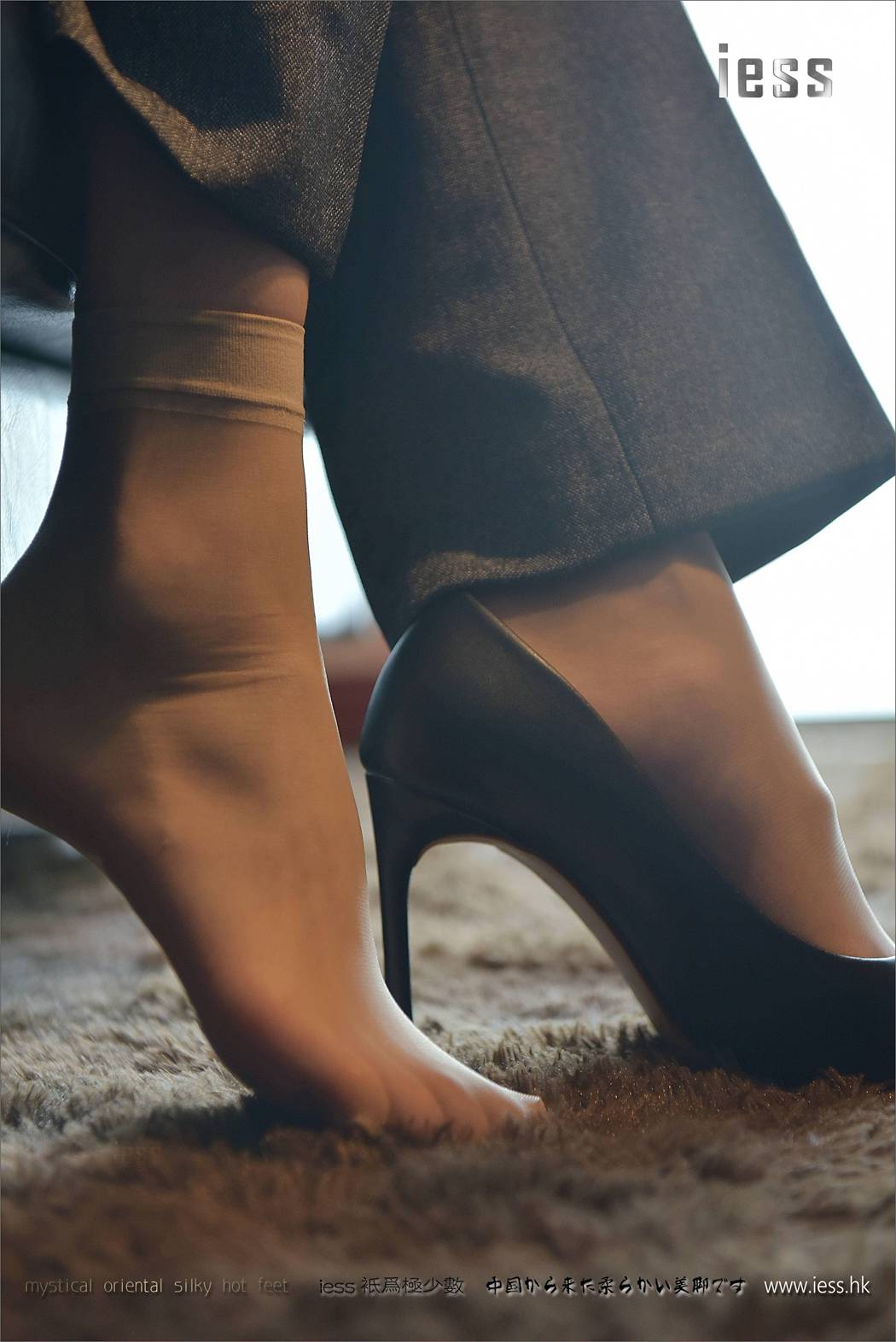 图片[61]-[IESS异思趣向] 2017.05.05 丝足便当114：《小六的长裤短丝》小六 在线浏览 – 速更版-美库