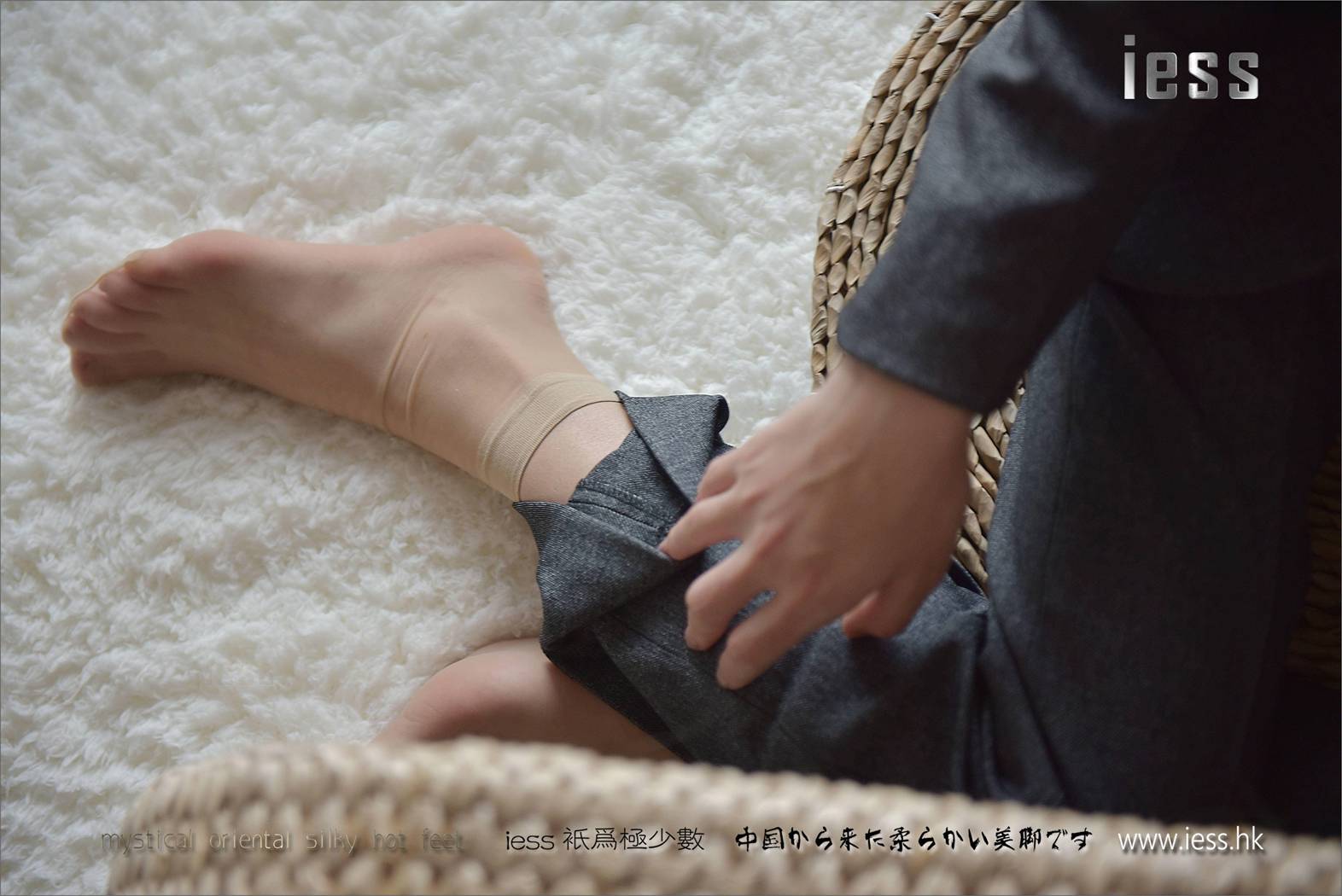 图片[3]-[IESS异思趣向] 2017.05.05 丝足便当114：《小六的长裤短丝》小六 在线浏览 – 速更版-美库