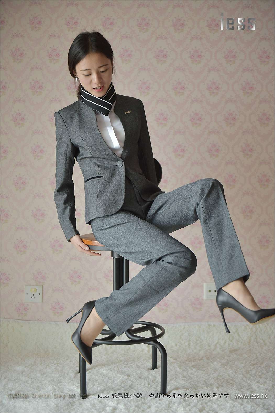 图片[49]-[IESS异思趣向] 2017.05.05 丝足便当114：《小六的长裤短丝》小六 在线浏览 – 速更版-美库